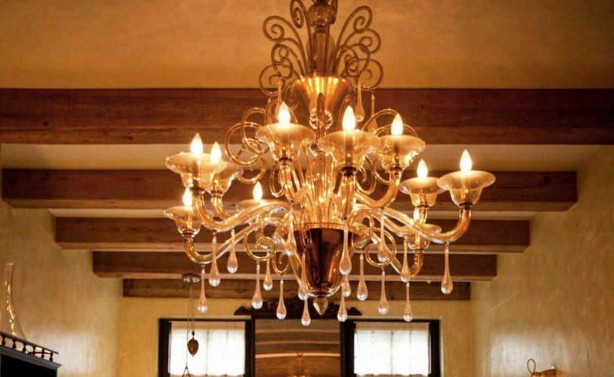 Wave Murano Glass chandelier in modern dinning setting